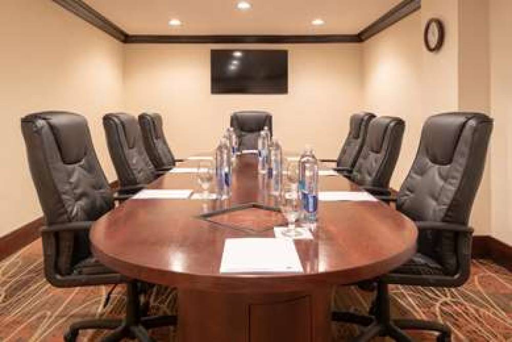 DOUBLETREE BY HILTON NORFOLK AIRPRT 9