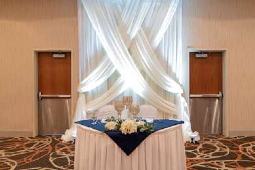 DOUBLETREE BY HILTON NORFOLK AIRPRT 5