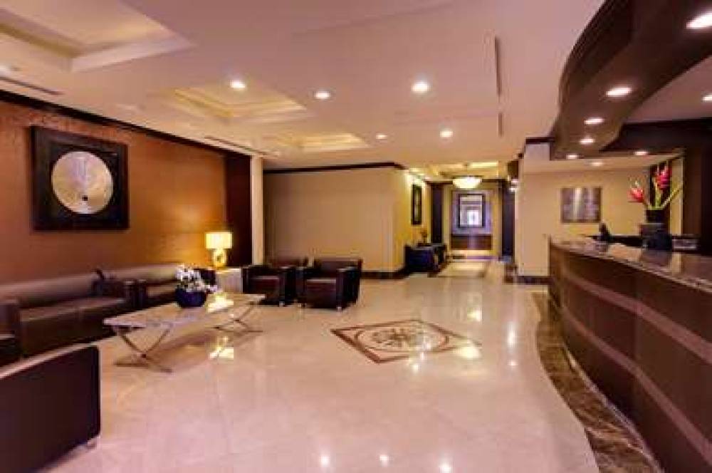 DoubleTree By Hilton Orange County Airport 5