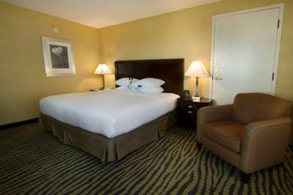 DoubleTree By Hilton Orange County Airport 6