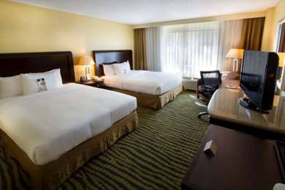 DoubleTree By Hilton Orange County Airport 2