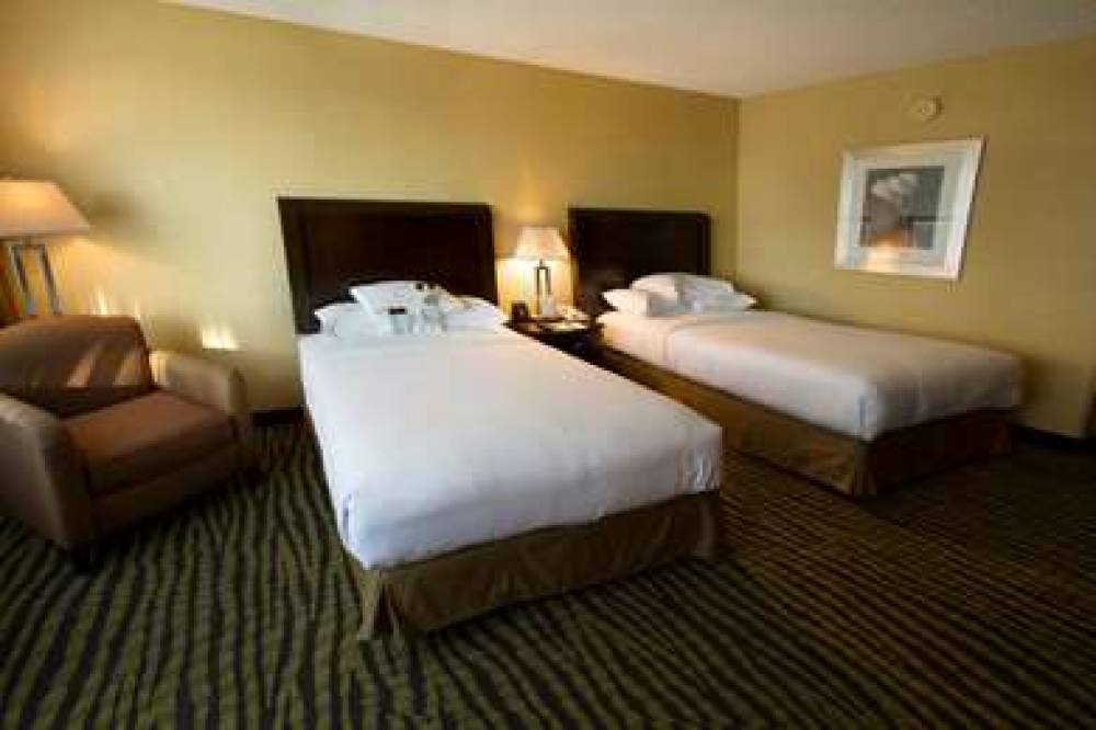 DoubleTree By Hilton Orange County Airport 8