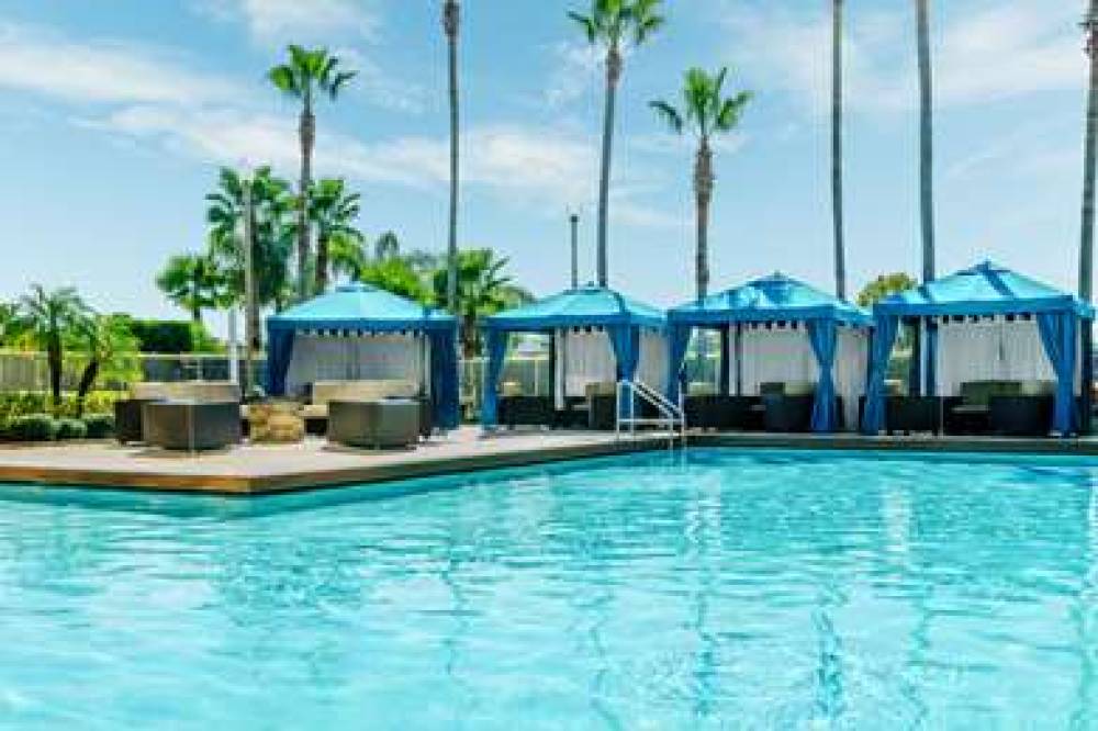 DoubleTree By Hilton Orlando Airport 9