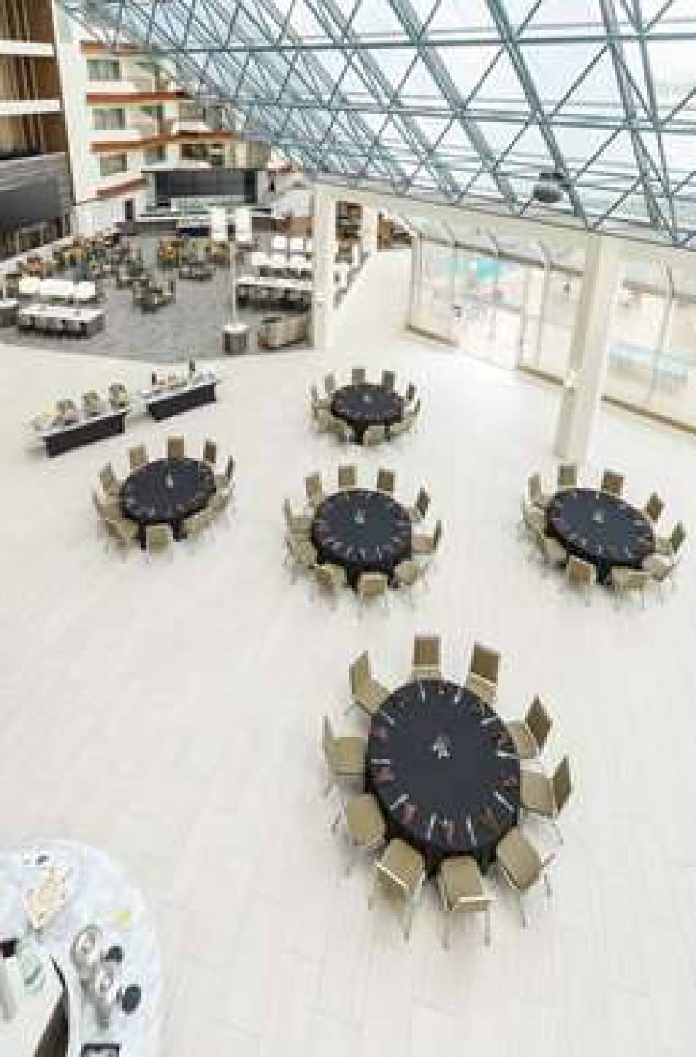 DoubleTree By Hilton Orlando Airport 5