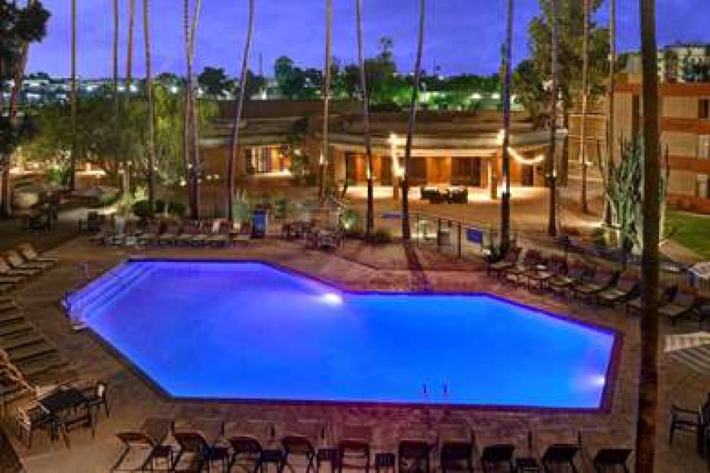 DOUBLETREE BY HILTON PHOENIX TEMPE 10