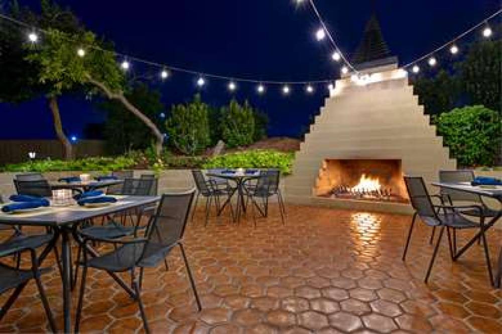 DOUBLETREE BY HILTON PHOENIX TEMPE 4