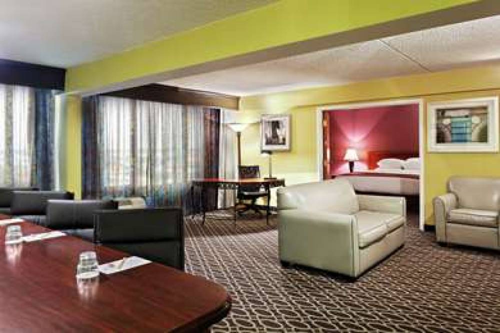 DoubleTree By Hilton Richmond Midlothian 10