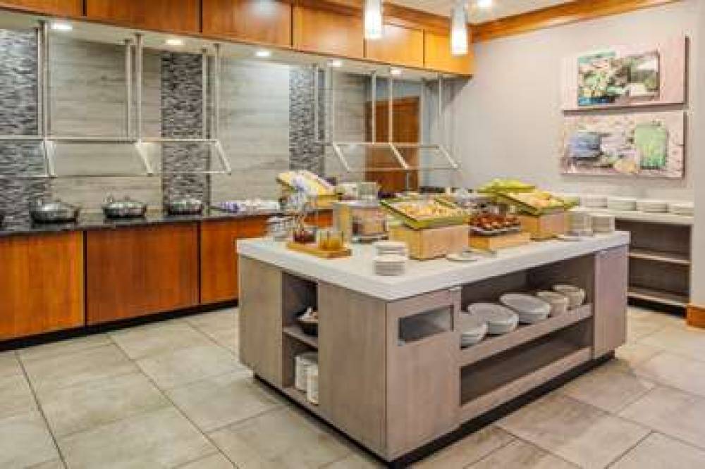 DoubleTree By Hilton Rochester 8