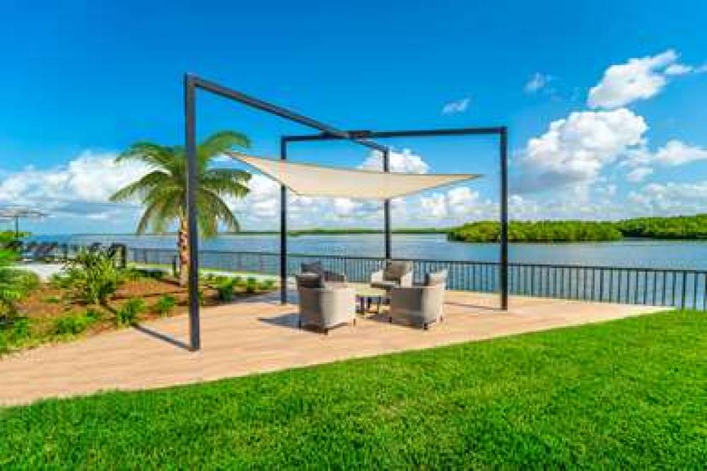 DoubleTree By Hilton Tampa Rocky Point Waterfront 1