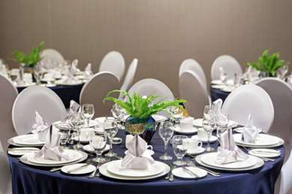 DoubleTree By Hilton Toronto Airport 3