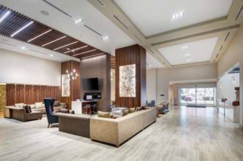 DoubleTree By Hilton Toronto Airport 8