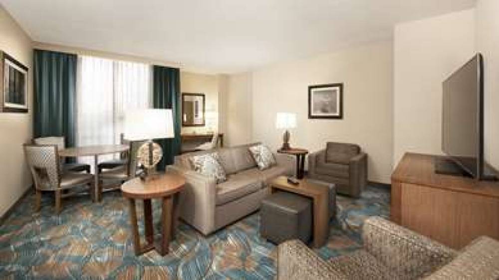 DoubleTree By Hilton West Palm Beach Airport 9