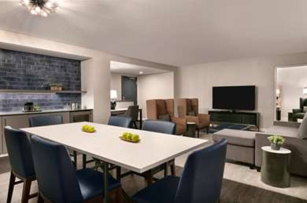 DOUBLETREE BY HLTN CANTON DOWNTOWN 9