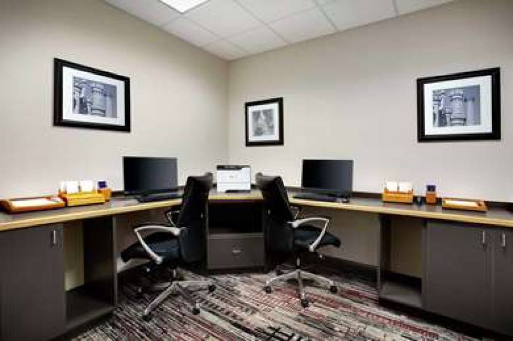 DOUBLETREE CHICAGO MIDWAY AIRPORT 9