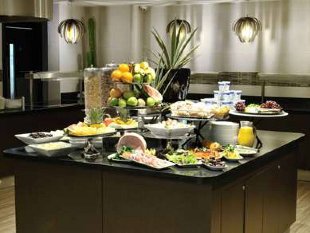 DOUBLETREE HILTON LONDON WEST END 6