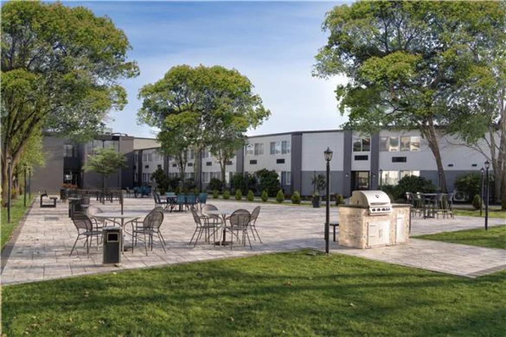 DOUBLETREE HLTN PVD AIRPORT WARWICK 6
