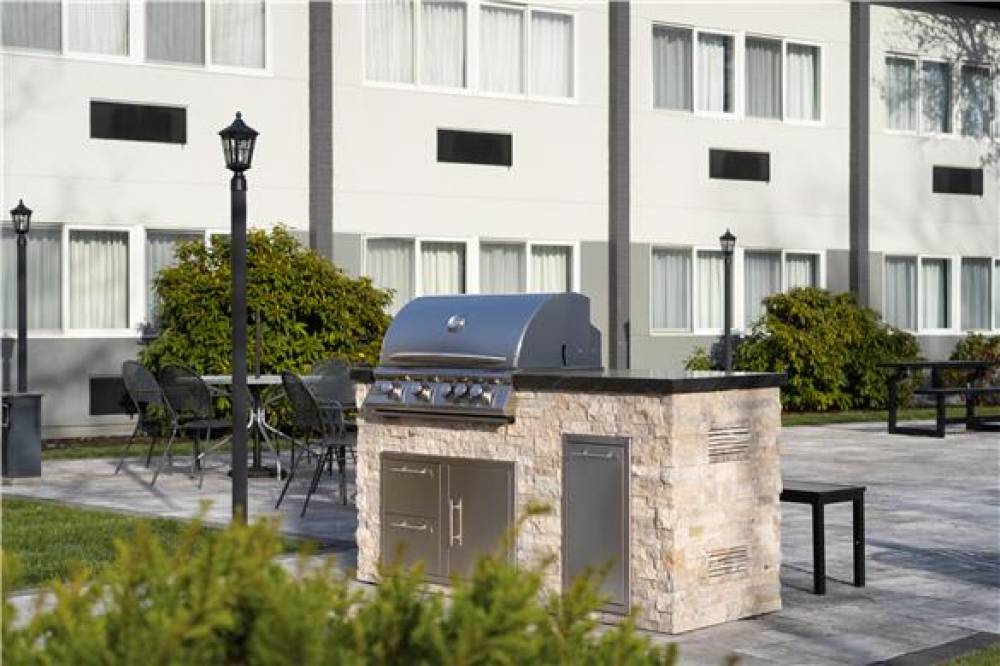 DOUBLETREE HLTN PVD AIRPORT WARWICK 5