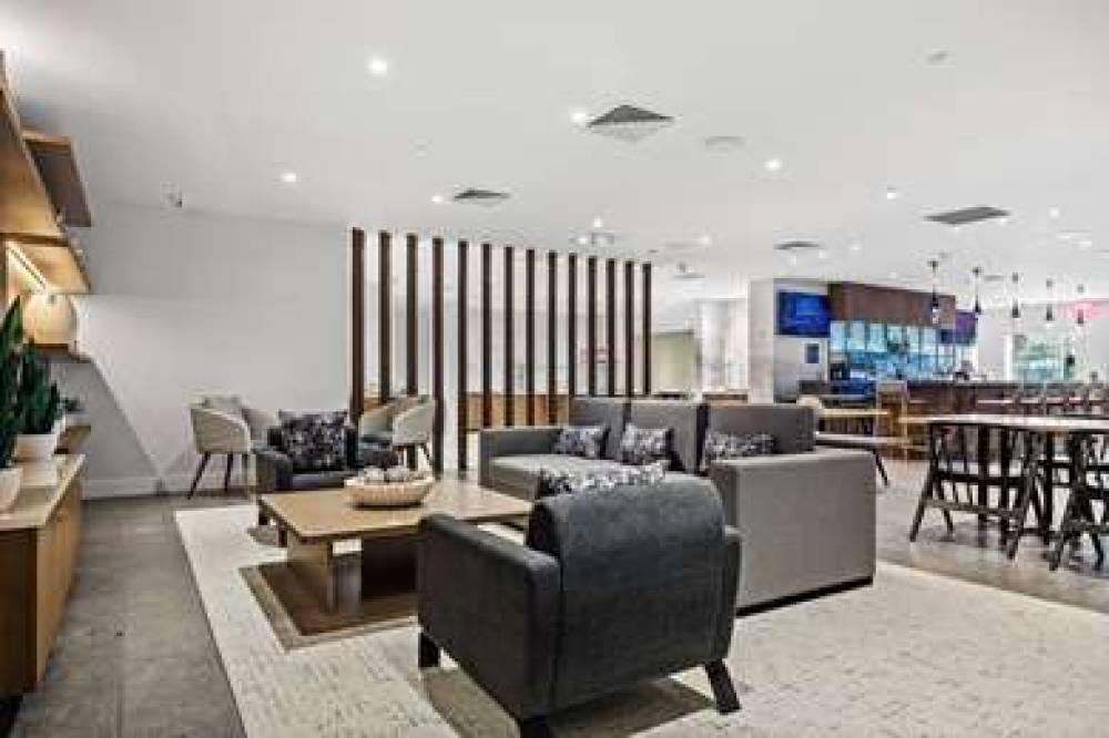 DOUBLETREE JFK AIRPORT 8