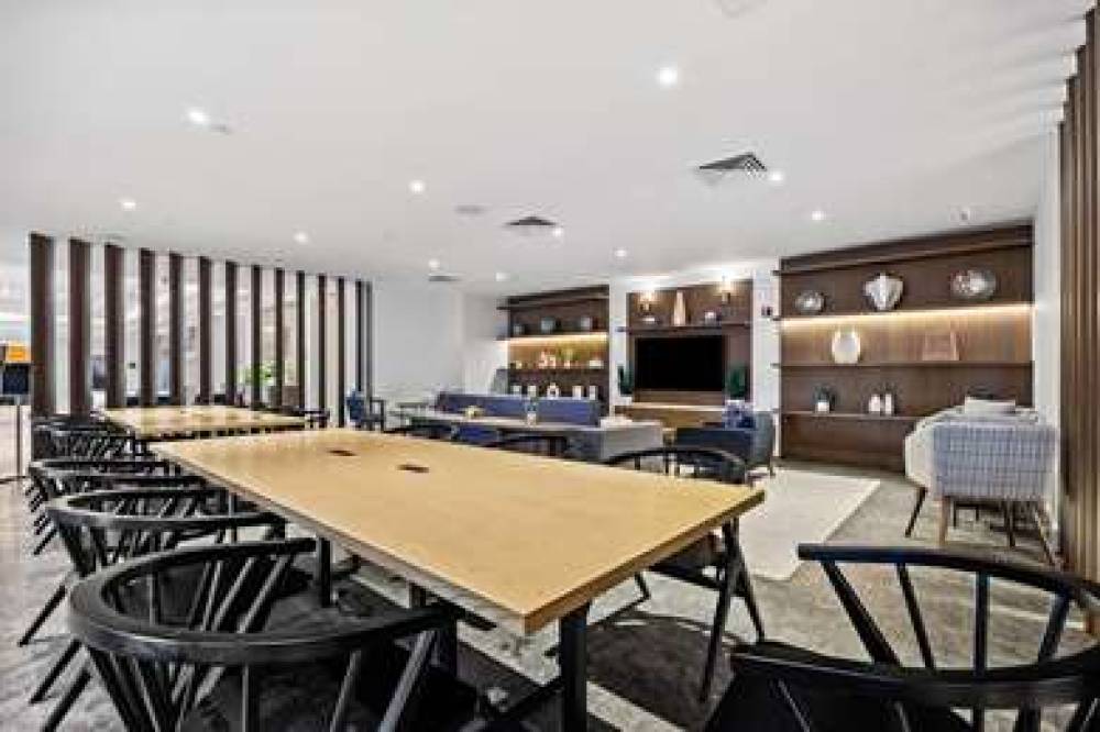 DOUBLETREE JFK AIRPORT 9