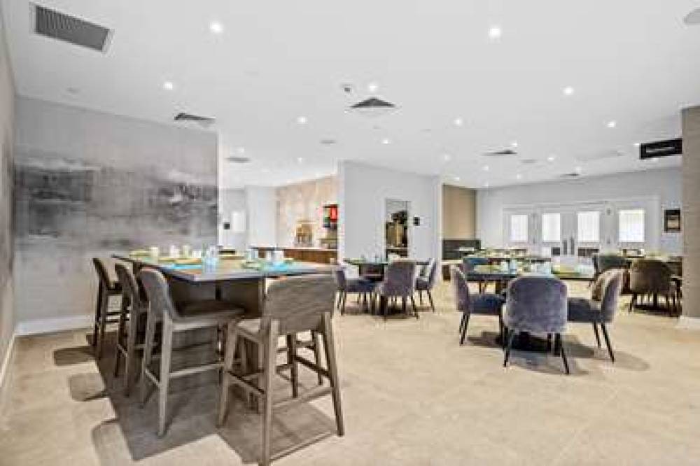 DOUBLETREE JFK AIRPORT 7