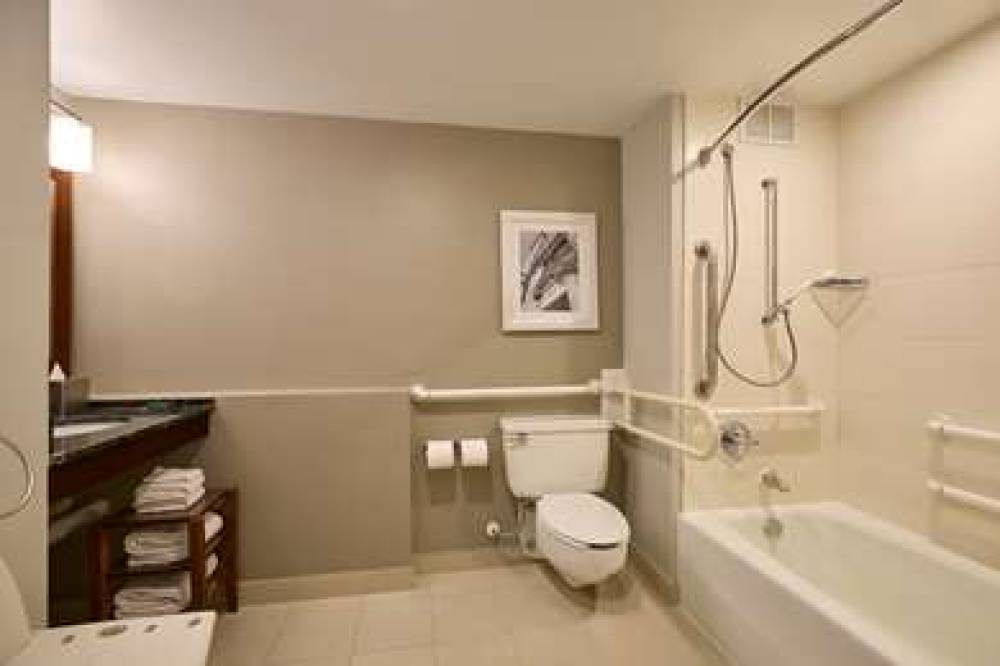 DOUBLETREE MINNEAPOLIS AIRPORT 10