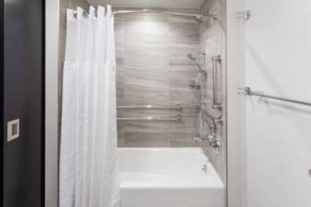 DOUBLETREE NY TIMES SQUARE SOUTH 9