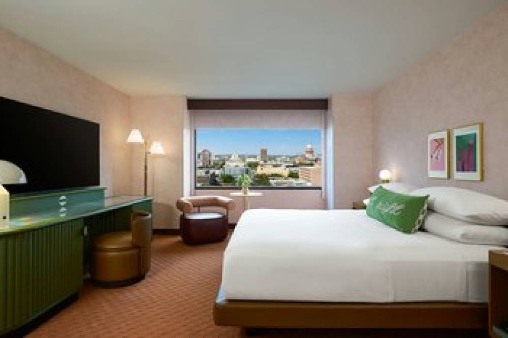 Downright Austin, A Renaissance Hotel 10