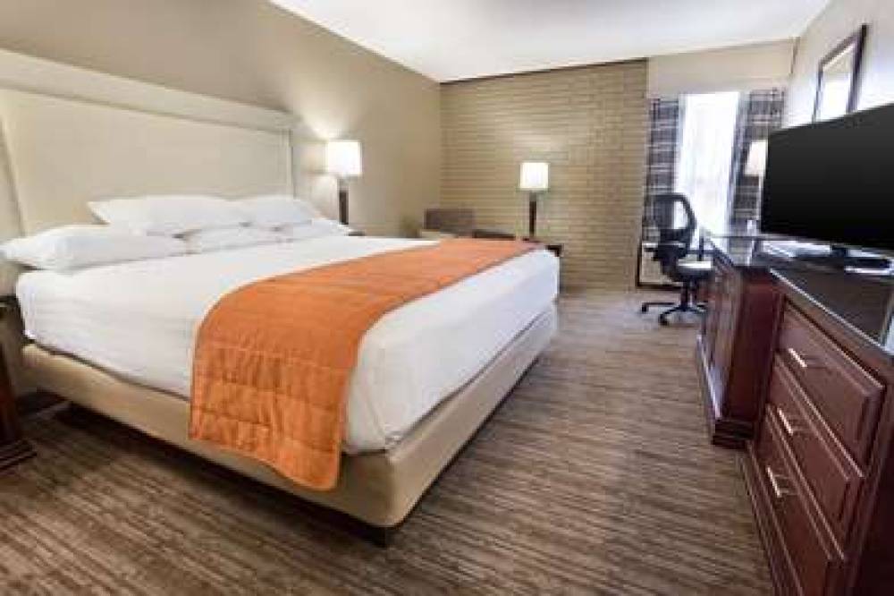 Drury Inn And Suites Greensboro 10