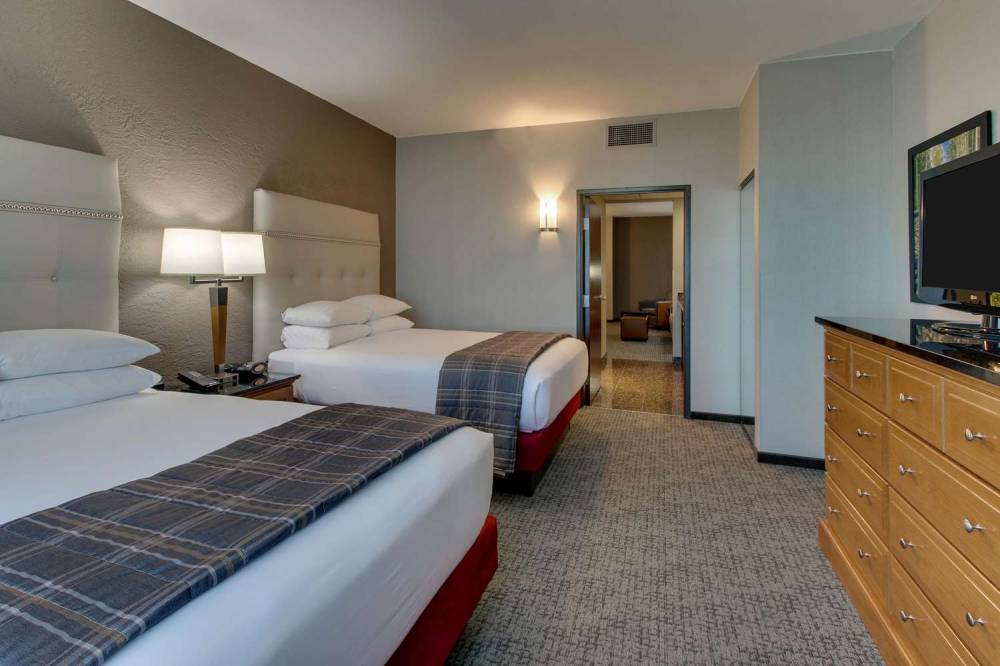 Drury Inn And Suites Phoenix Happy Valley 10