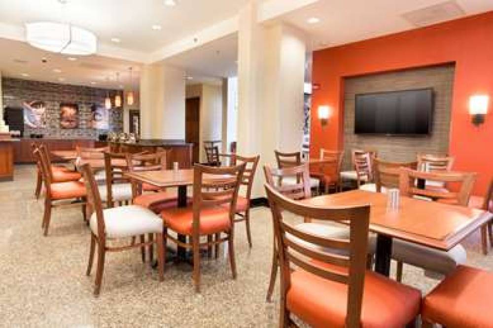 Drury Inn And Suites St Louis Airport 8