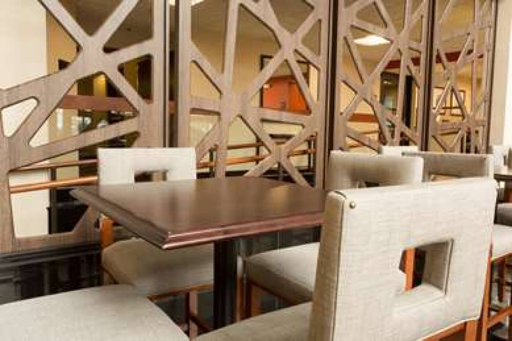 Drury Inn And Suites St Louis Airport 6
