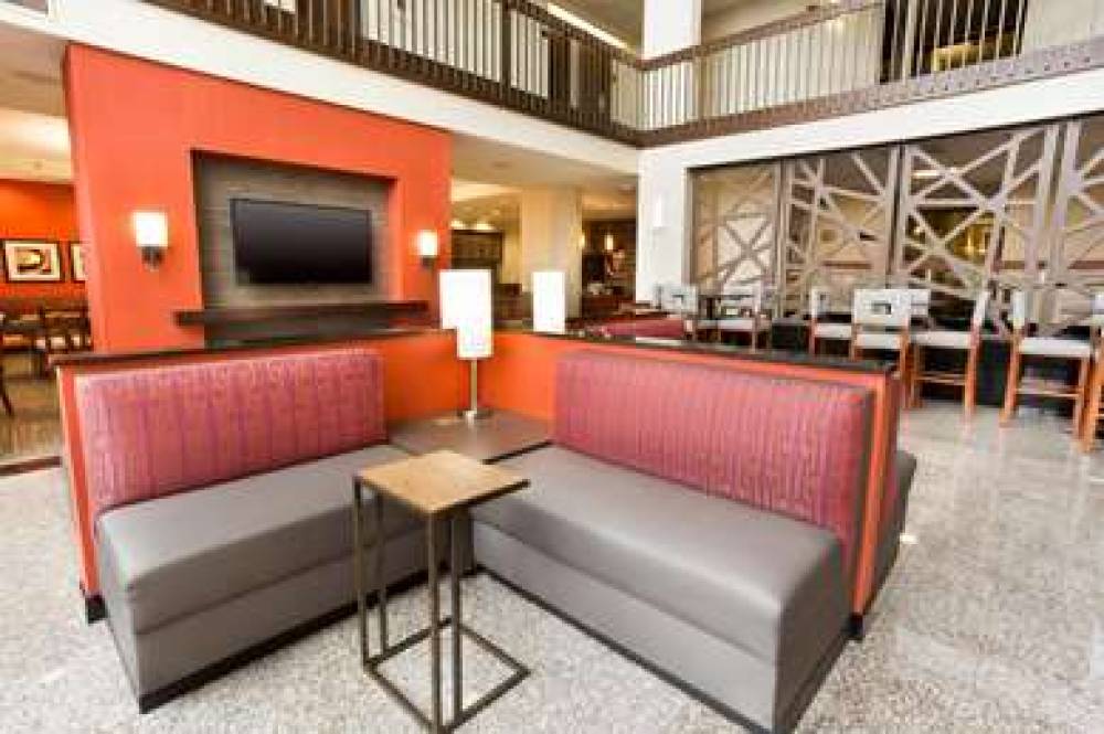 Drury Inn And Suites St Louis Airport 2