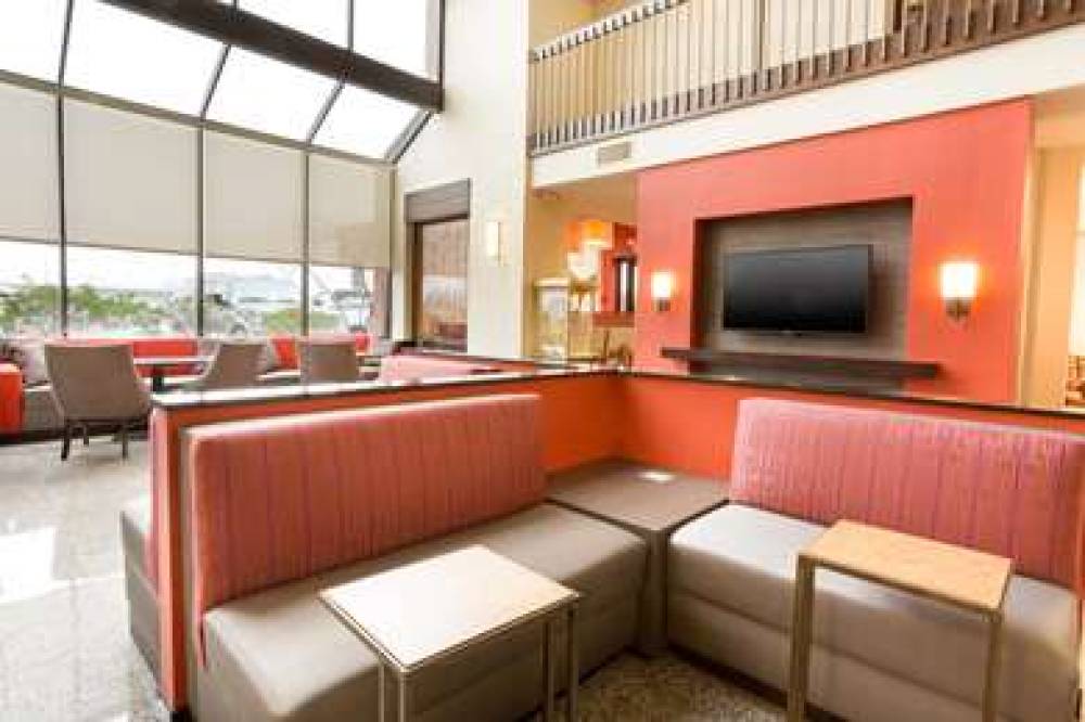 Drury Inn And Suites St Louis Airport 4