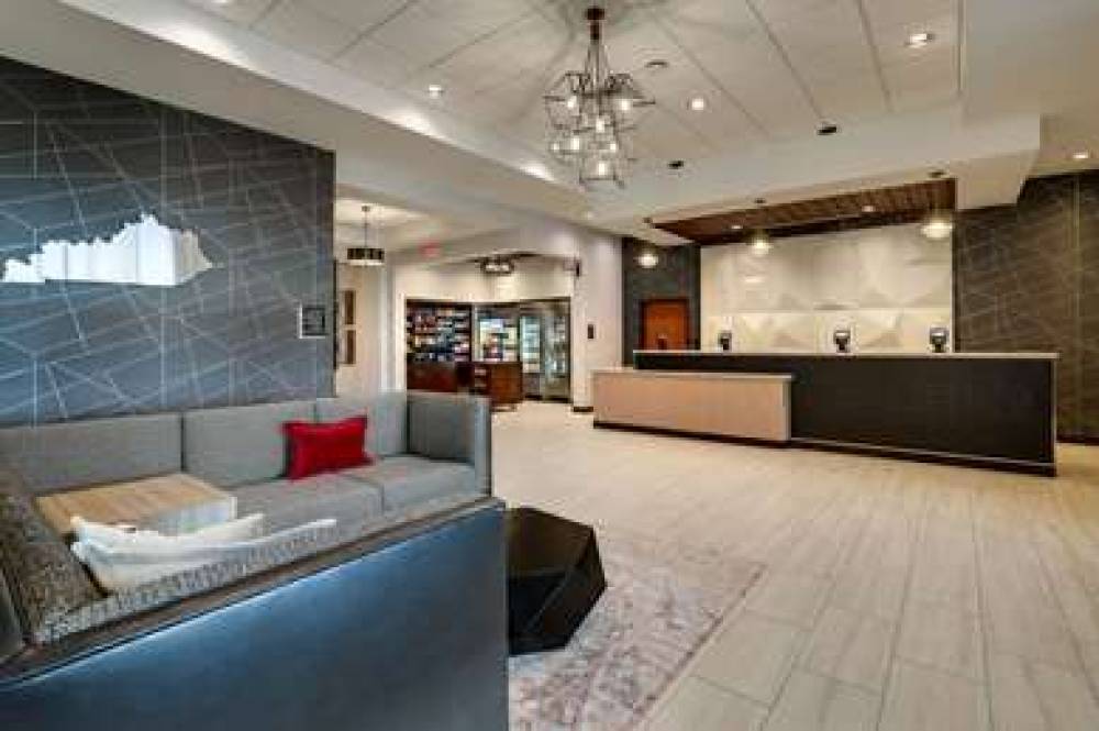 DRURY PLAZA HOTEL CINCINNATI FLOREN 2