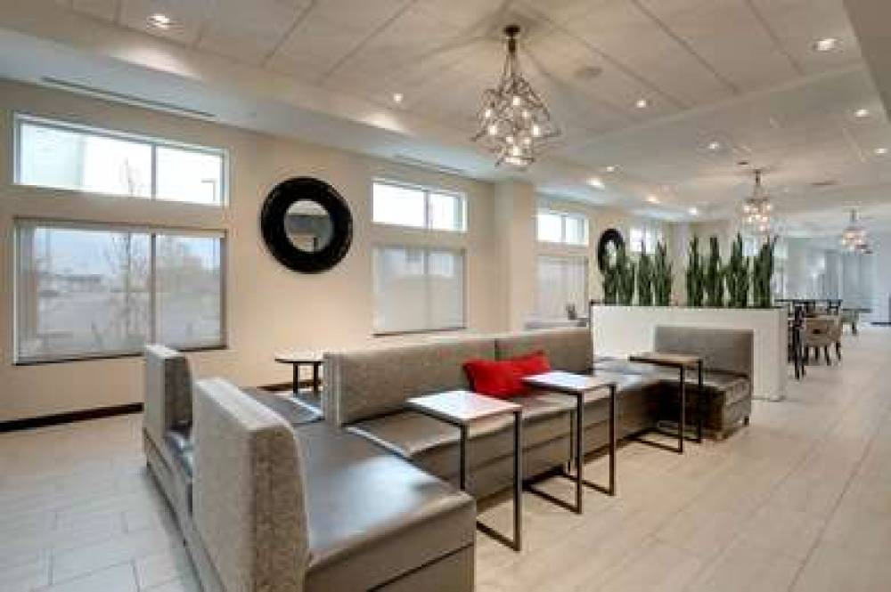 DRURY PLAZA HOTEL CINCINNATI FLOREN 4
