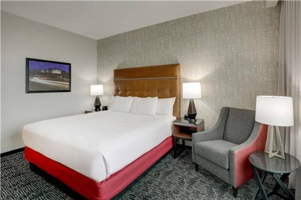 Drury Plaza Hotel Mobile 10