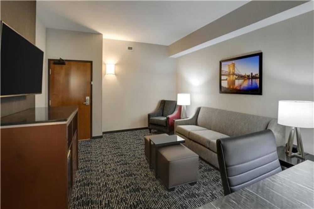 Drury Plaza Hotel Mobile 6