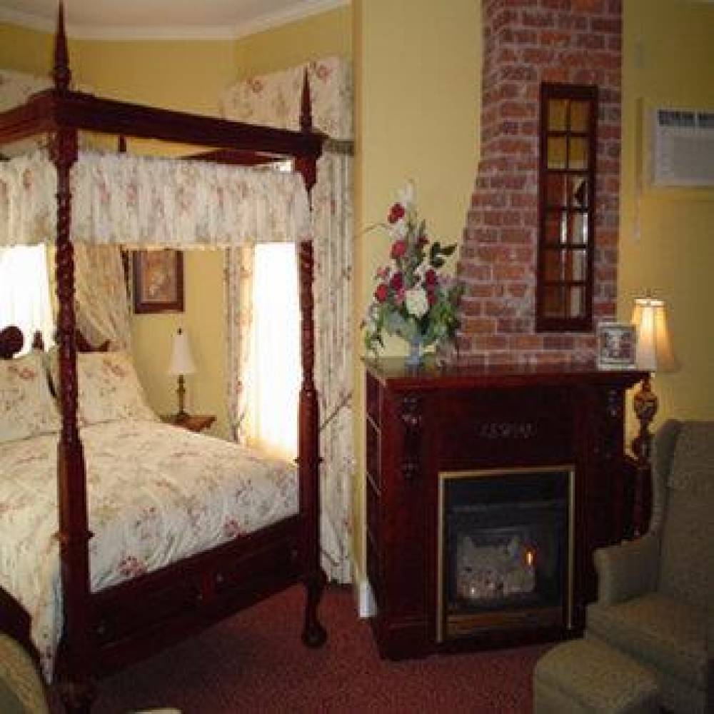 Dundee Arms Inn 8