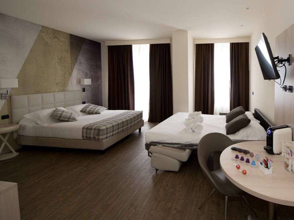 Duomo Hotel And Apartments