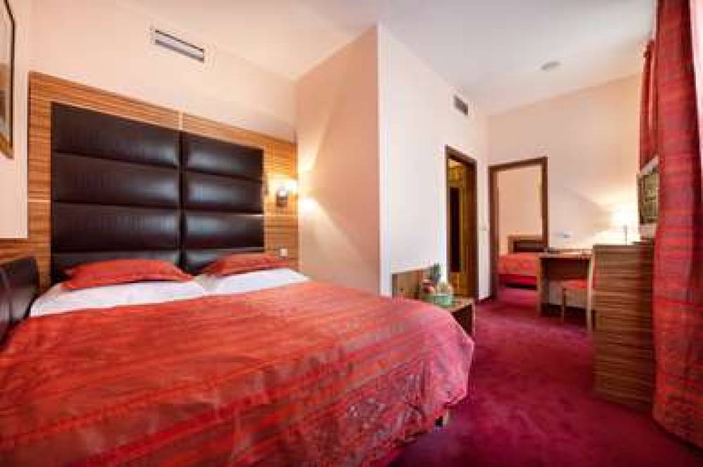 EA HOTEL SONATA 4