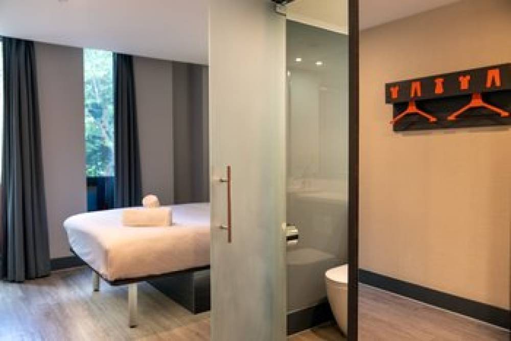 EASYHOTEL LONDON 6