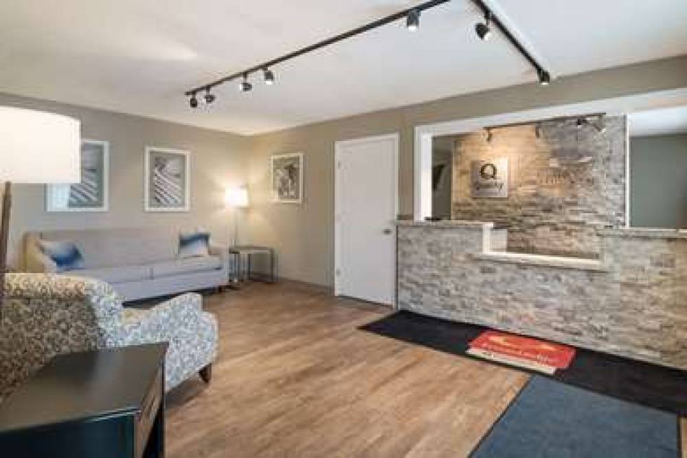 ECONO LODGE AUBURN 4