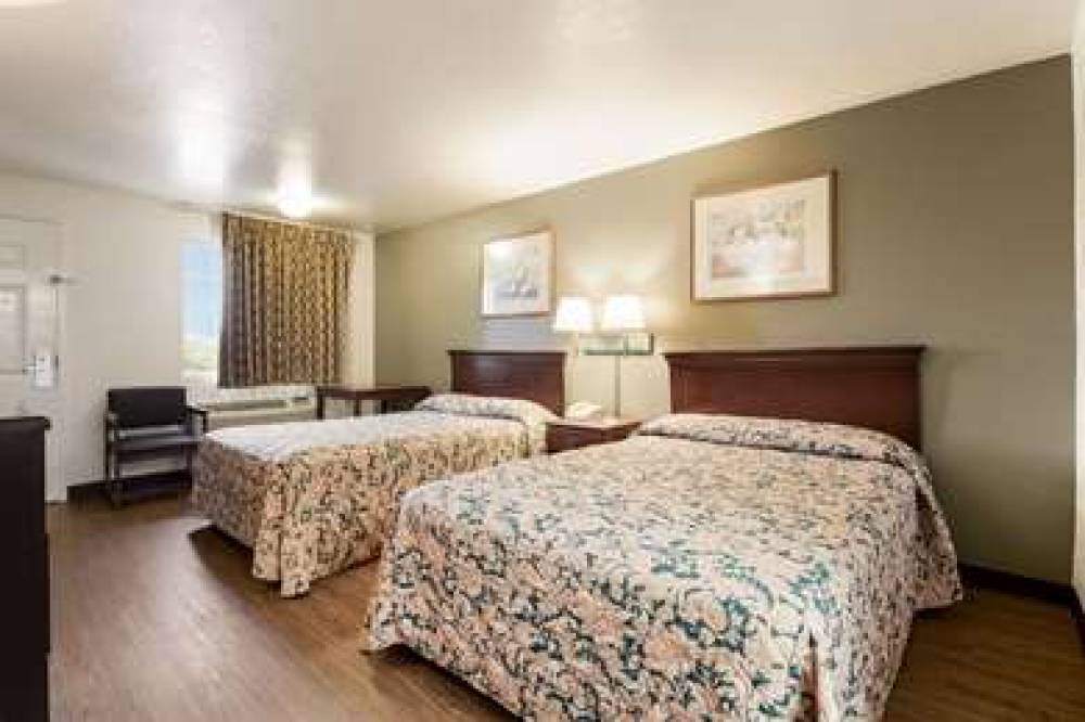 Econo Lodge Bartlesville Hwy 75 5