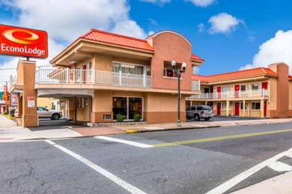 ECONO LODGE BEACH AND BOARDWALK 1