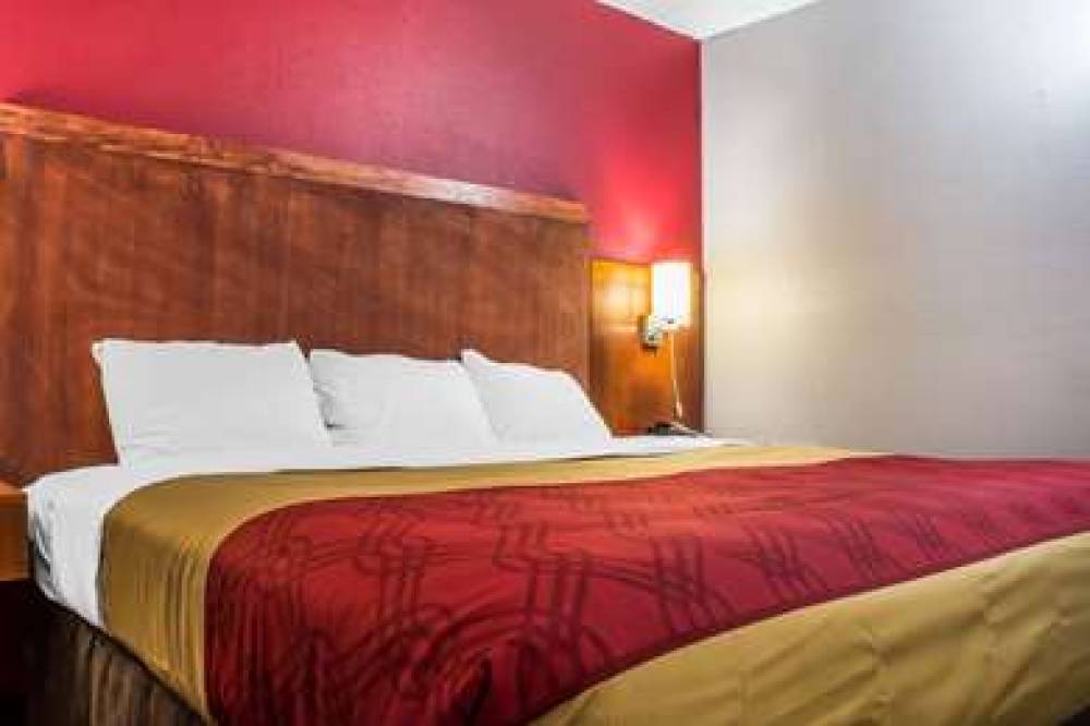 ECONO LODGE BROCKPORT 5