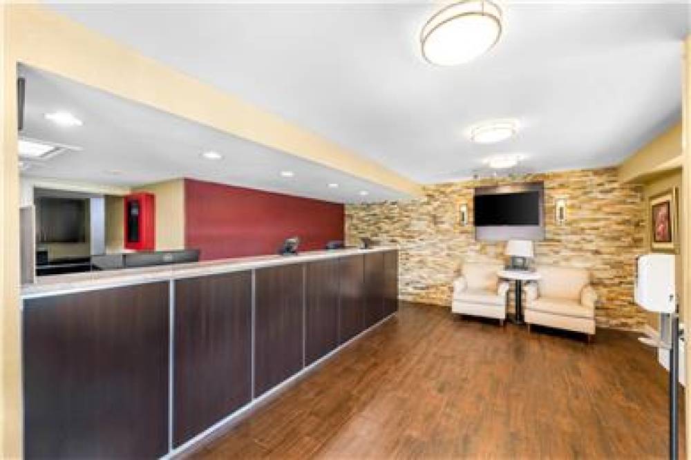 ECONO LODGE CHARLOTTE AIRPORT 9