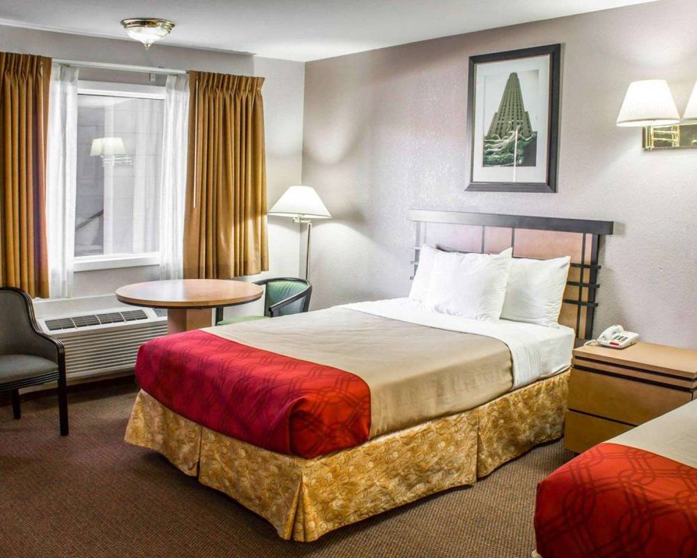 Econo Lodge Colonie Center Mall 6