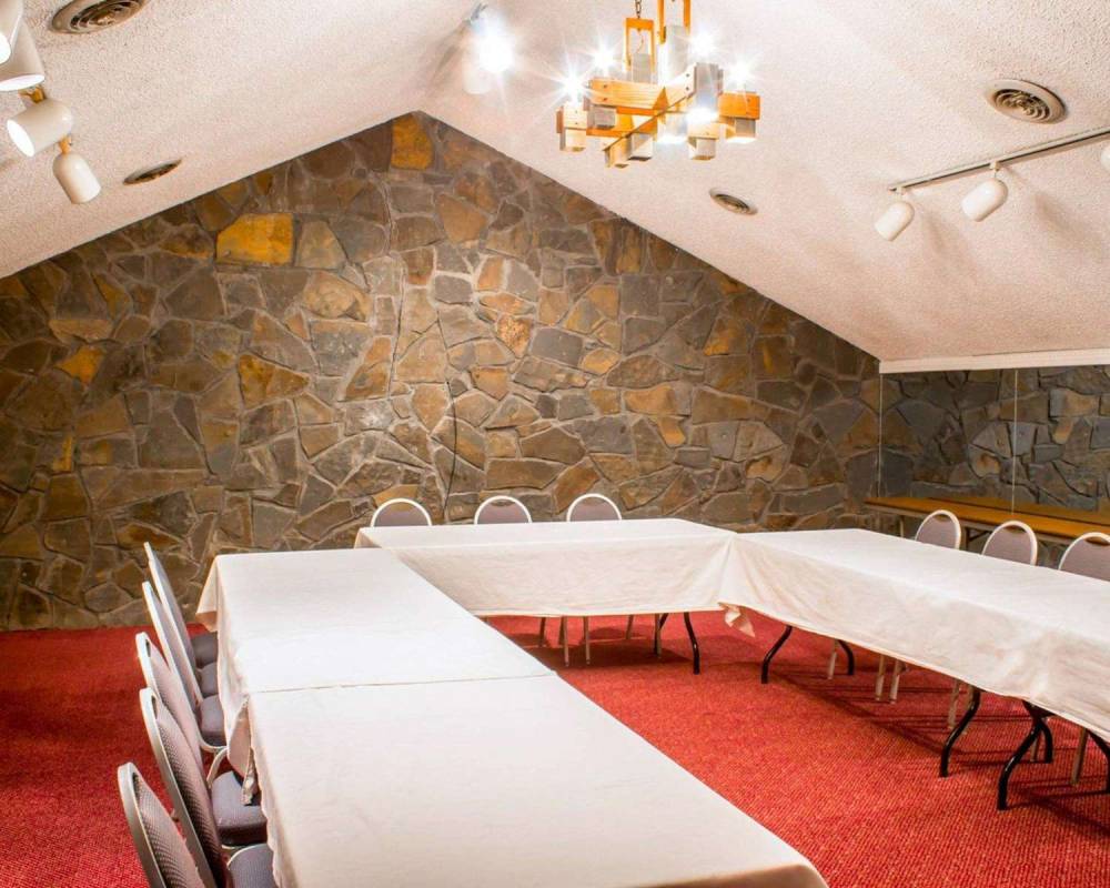 Econo Lodge Colonie Center Mall 10
