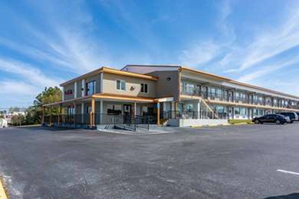 ECONO LODGE CRESTVIEW 2
