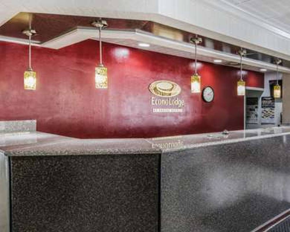 ECONO LODGE DOUGLAS 6